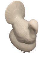 Graceful Splendor: White Bedding Turkey Limoges Keepsake Box - Symbol of Abundance and Elegance
