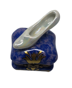 Elegance Enchanted: Pearl Women's Slipper Limoges Box