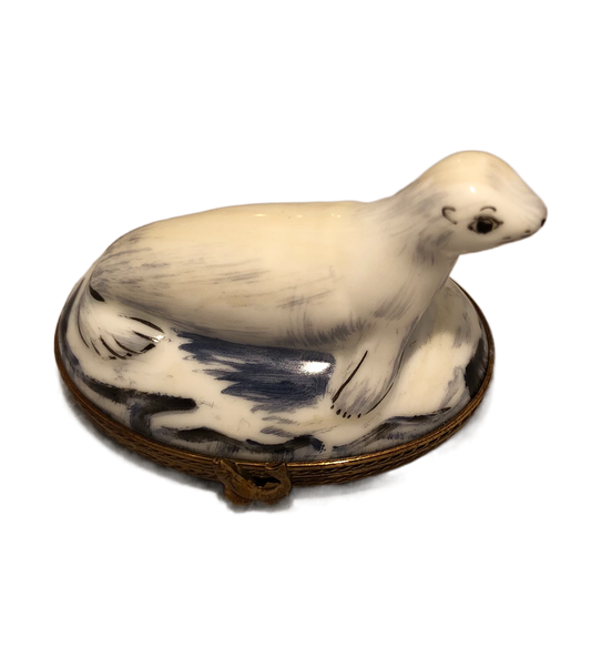 Serenity by the Sea: Hand-Painted Limoges Seal Box with Delicate Shades of White and Blue