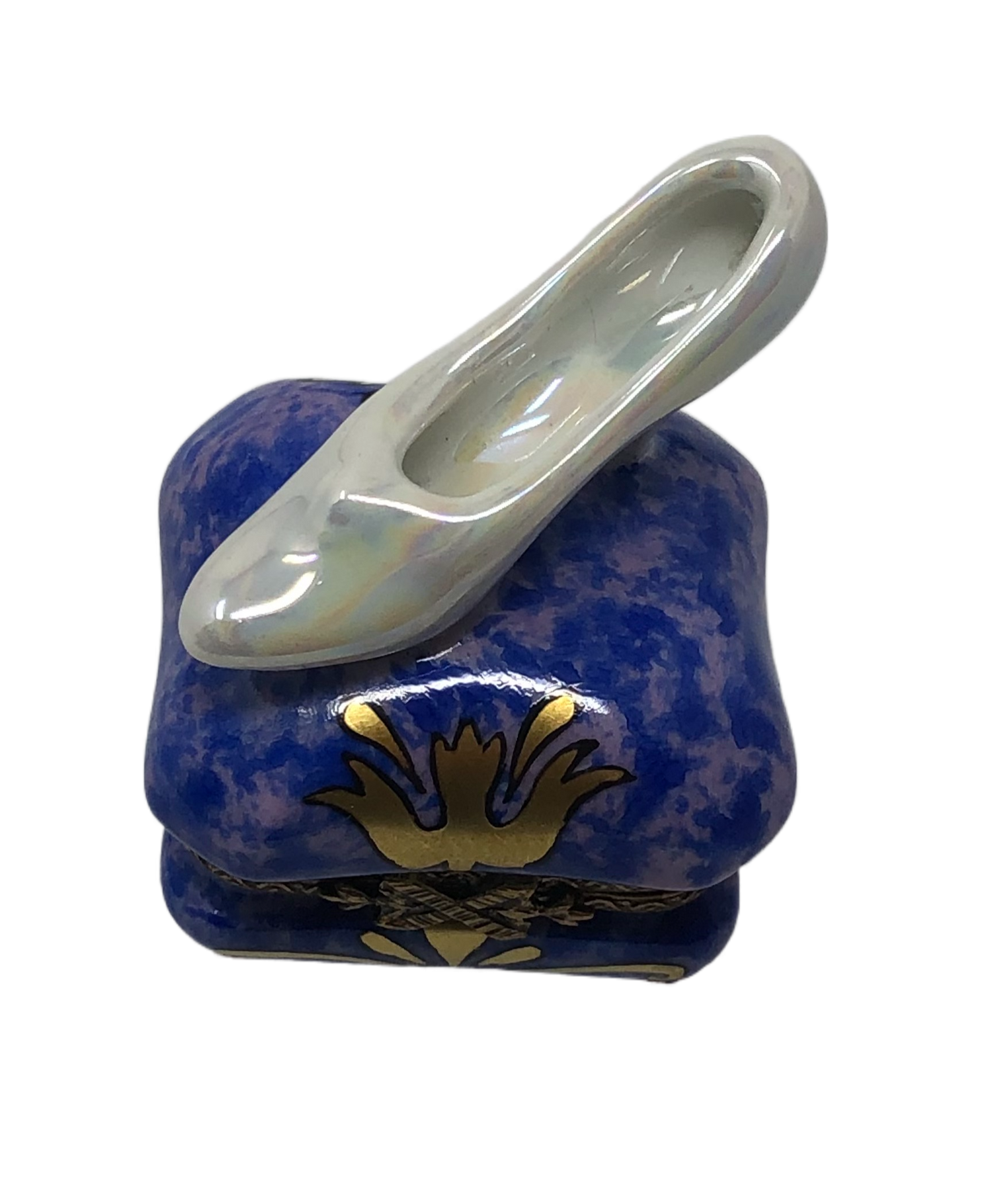 Elegance Enchanted: Pearl Women's Slipper Limoges Box